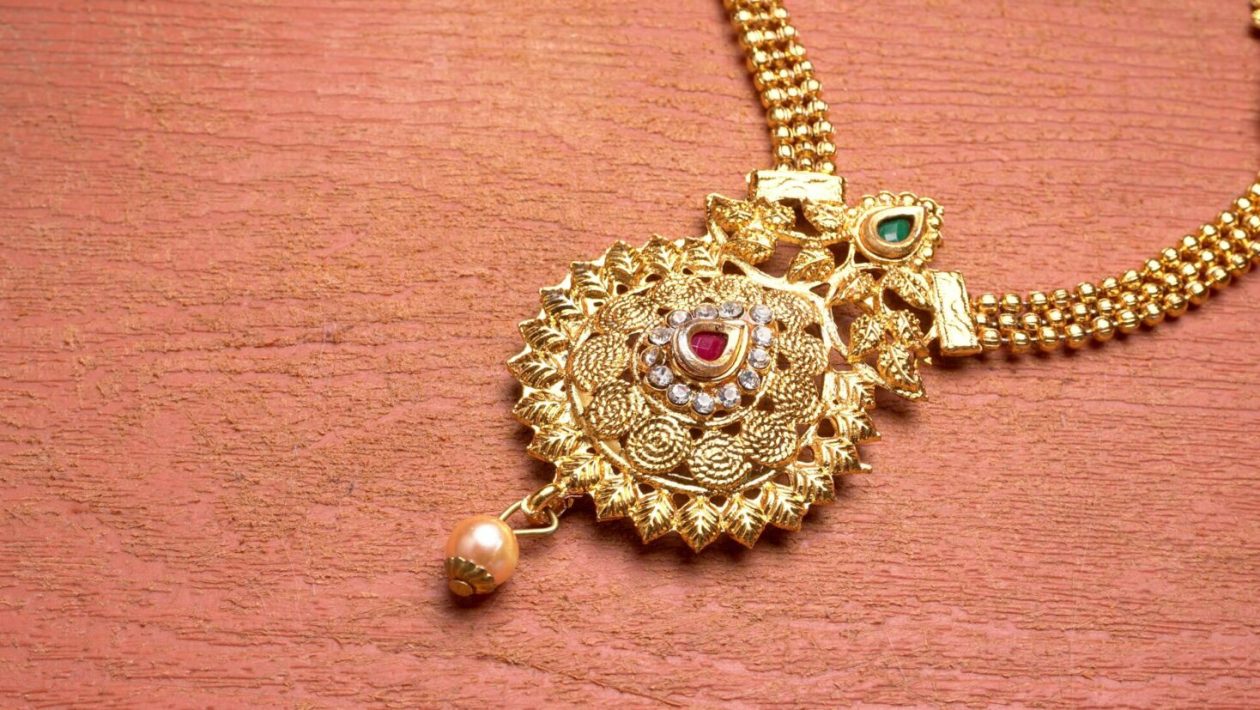 India asks Indians not to buy gold for a year, “for the good of the country”