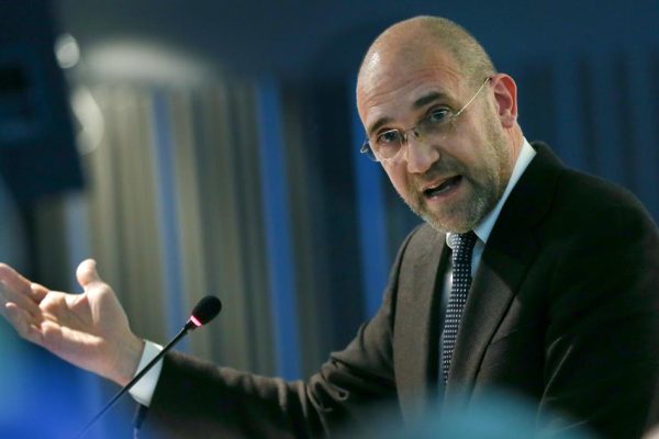 Passos Coelho: “I know everyone: the people in politics want to find jobs for their friends”