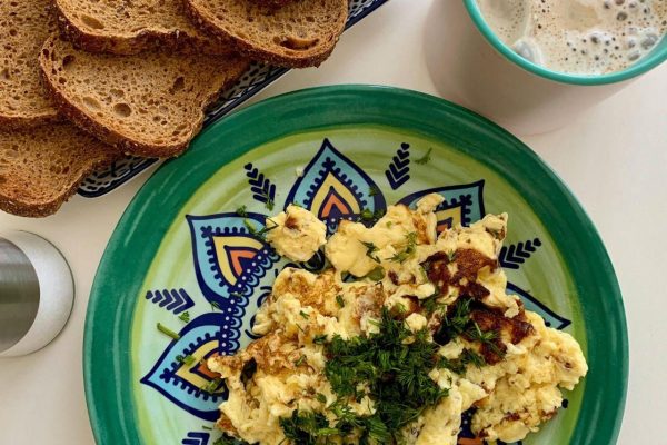 Breakfast cooking trick Instead of butter, add this to scrambled eggs. Its taste will gain a completely new dimension