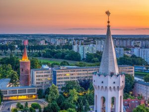 Where to go for a weekend? Parents, pack your bags and go! What to see in Opole on the weekend? The unique ZOO, dinosaurs and the Polish Song Museum will delight every child