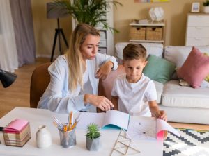 Parenting How to wisely help your child with lessons? Find out how to teach them independence step by step