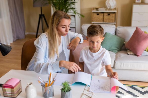 Parenting How to wisely help your child with lessons? Find out how to teach them independence step by step