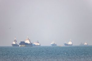 Axios: Secret US warning to Iran ahead of Strait of Hormuz operation