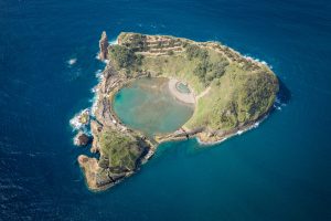 “Princess Ring”: this paradisiacal islet in the heart of the Atlantic is located on a Portuguese island and has a unique natural setting