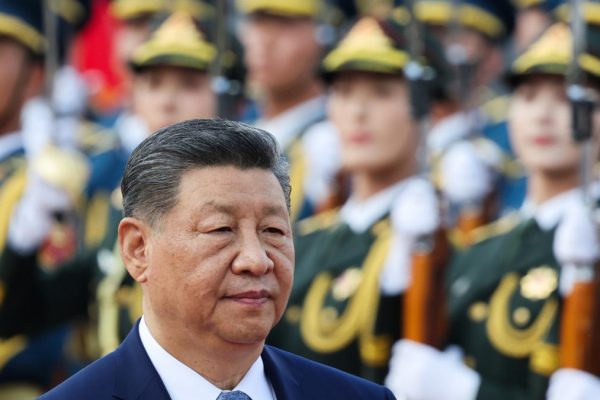 A few hours before Trump's visit, China promises to "crush" any attempt at Taiwan independence