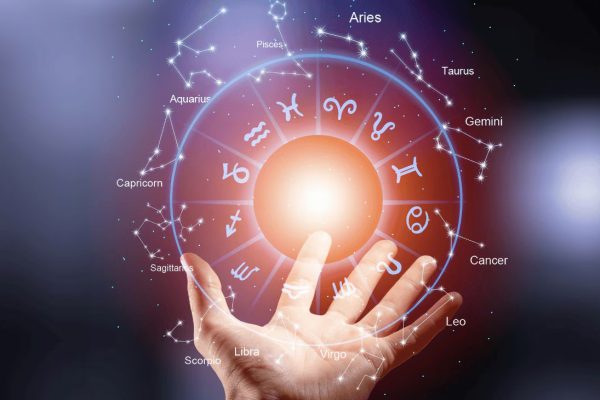 It's written in the stars! Until May 20, the Universe brings a wave of money and luck over 5 signs. Check if you're on the list!