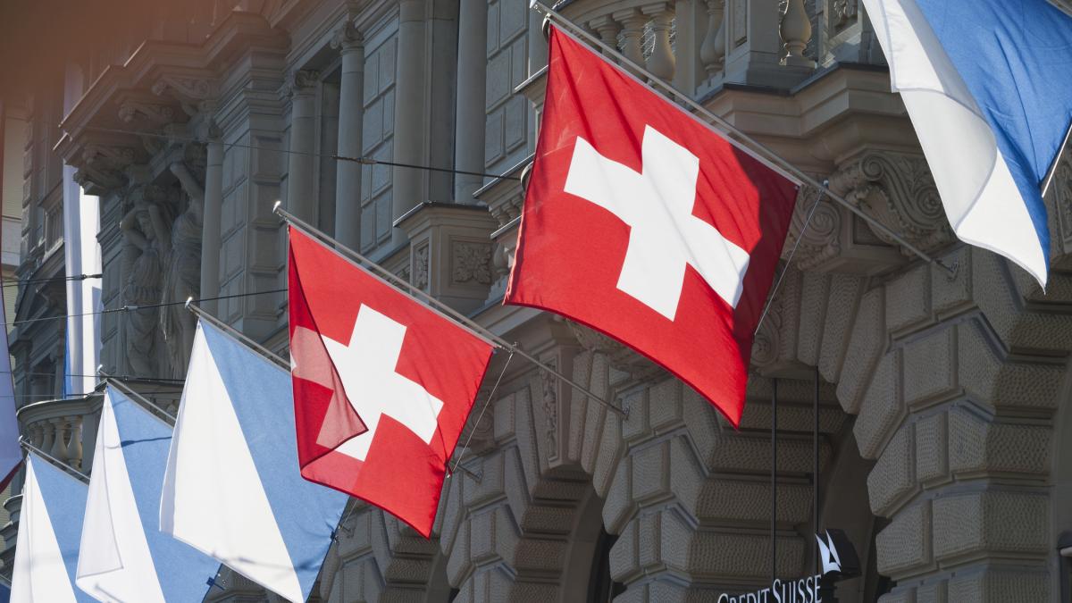 Switzerland digs a hole the size of two football fields to bury the "monster" of 1879