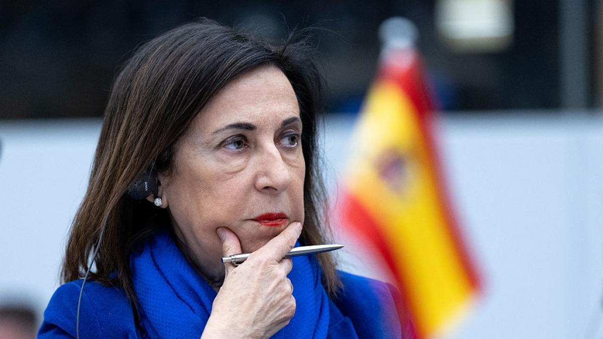 "We do not accept lessons": Robles replies to Trump after his threat to take troops from Spain