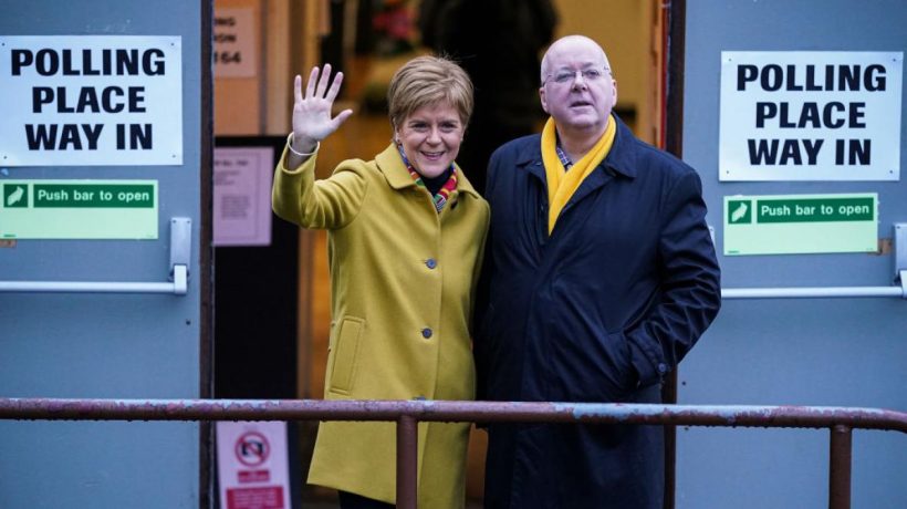 Jaguars, caravans, expensive shoes... the luxury of Sturgeon's ex-husband after embezzling more than 460,000 euros