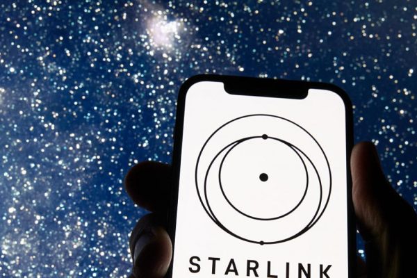 Europe wants to depend less on Elon Musk and have its own Starlink, but an analyst warns: "It's not just about launching satellites"