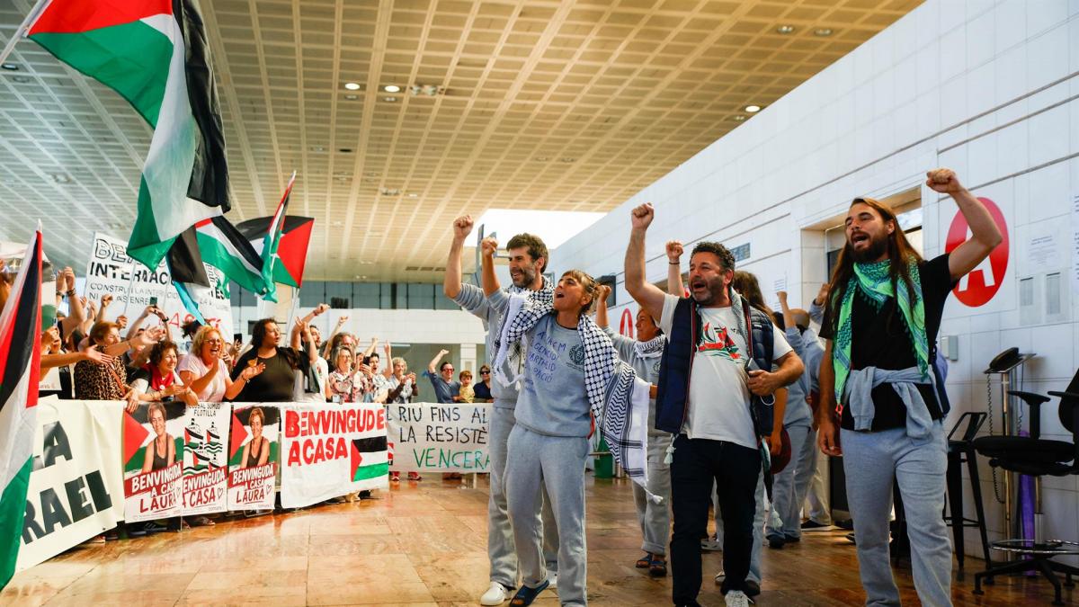 The Catalan activists of the Global Sumud Flotilla arrive at the Barcelona airport