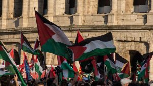 The first deportees from the flotilla testify to Israel's torture: "I was afraid I would never see my son again"