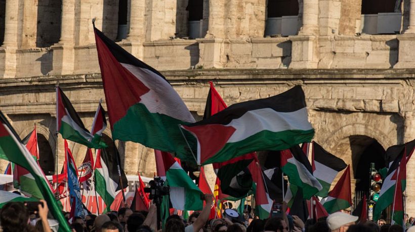 The first deportees from the flotilla testify to Israel's torture: "I was afraid I would never see my son again"