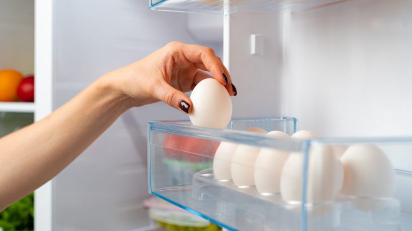 How long do eggs last in the fridge? There is a simple way to see if they are still good