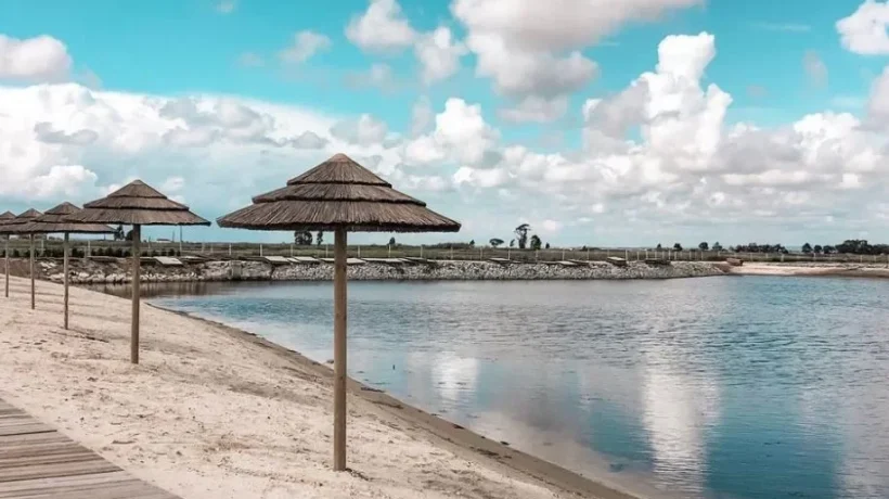 Praia da Marinha da Noeirinha. Crédito: Facebook