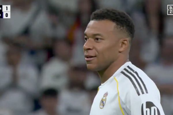 Mbappé returned from injury and was whistled by the entire Bernabéu