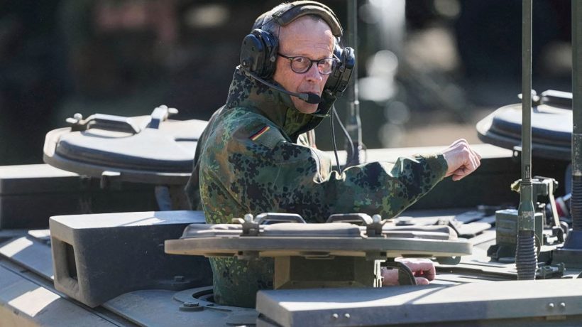 Mertz: Sent a message of reconciliation to Trump on a tank, in camouflage uniform