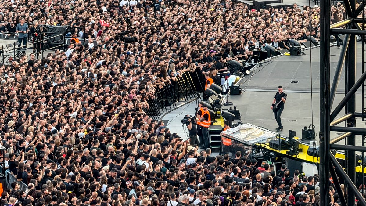 Metallica rocked the crowd playing 'Zorba' and 'Holes'