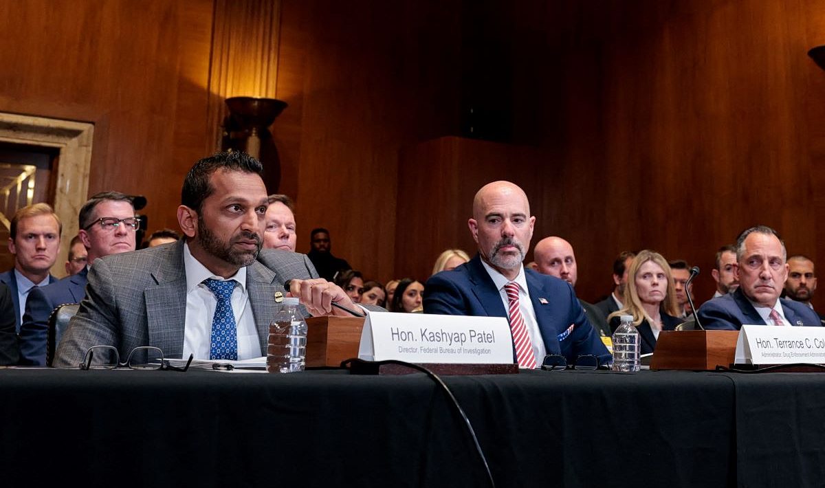 Fierce conflict Patel - Van Hollen at the hearing of the head of the FBI in the US Senate
