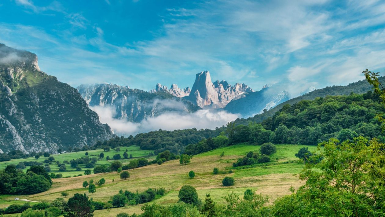 “The most beautiful place in the world” is right next door and continues to escape many Portuguese people