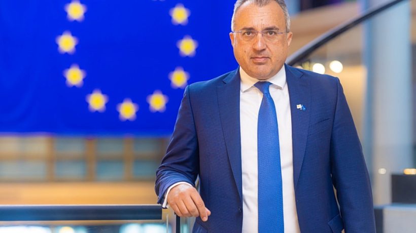 Μιχάλης Χατζηπαντέλα: «Την Κυριακή στην Κύπρο διακυβεύεται η σταθερότητα»