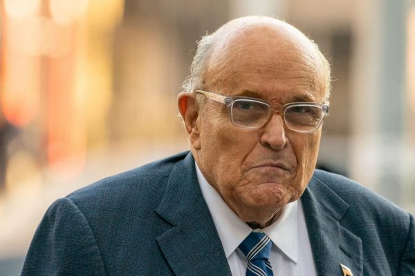 Former New York Mayor Rudy Giuliani, hospitalized in "critical but stable" condition: the message from his entourage and Trump's reaction