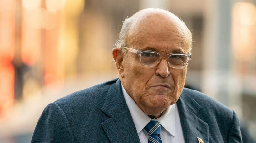 Former New York Mayor Rudy Giuliani, hospitalized in "critical but stable" condition: the message from his entourage and Trump's reaction