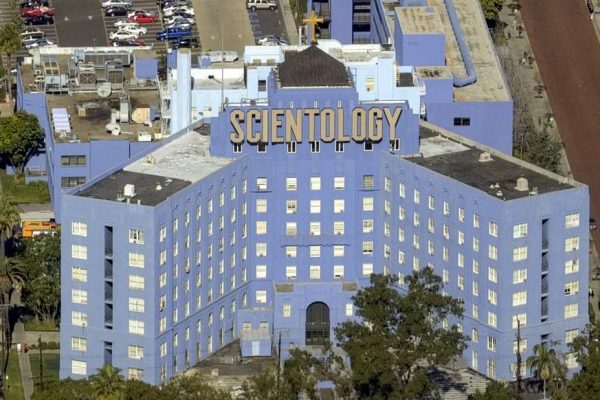 Scientology speedrun: Γιατί νέοι εισβάλλουν σε κτίρια της Σαηεντολογίας
