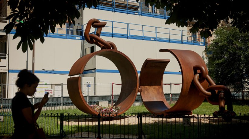 Γαλλία: Ιστορική κατάργηση του «Code Noir» μετά από 340 χρόνια – Η Βουλή το ακυρώνει ομόφωνα