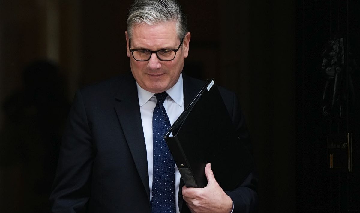 Starmer not resigning - Ministers call for timetable for smooth transition to power