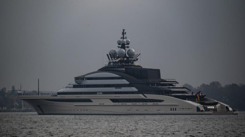 500 million dollars, 36 passengers and two heliports: the yacht linked to the richest man in Russia crosses the Strait of Hormuz in the midst of a blockade due to the war in Iran
