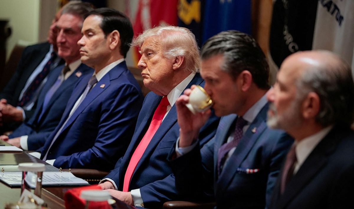 Trump from the ministry: "We are not satisfied with Iran, there will be a deal or the end"