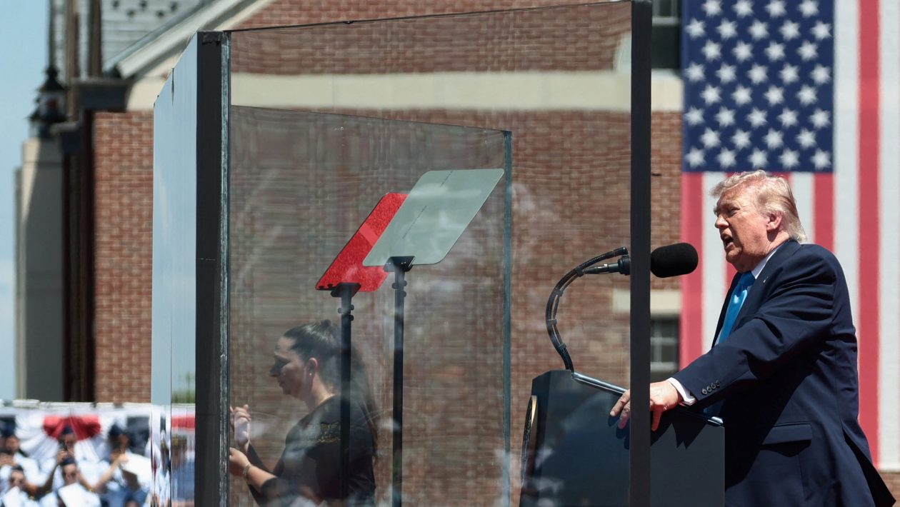 Trump ultimatum to Iran: "You sign or we're done"