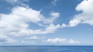 Spraying seawater on the clouds to stop warming: the proposal of researchers who have proven that ocean clouds are increasingly less reflective