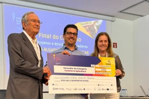 Alexandre Pereira wins the “Tourism & Beekeeping” category in the Inova Algarve + Diversificar competition