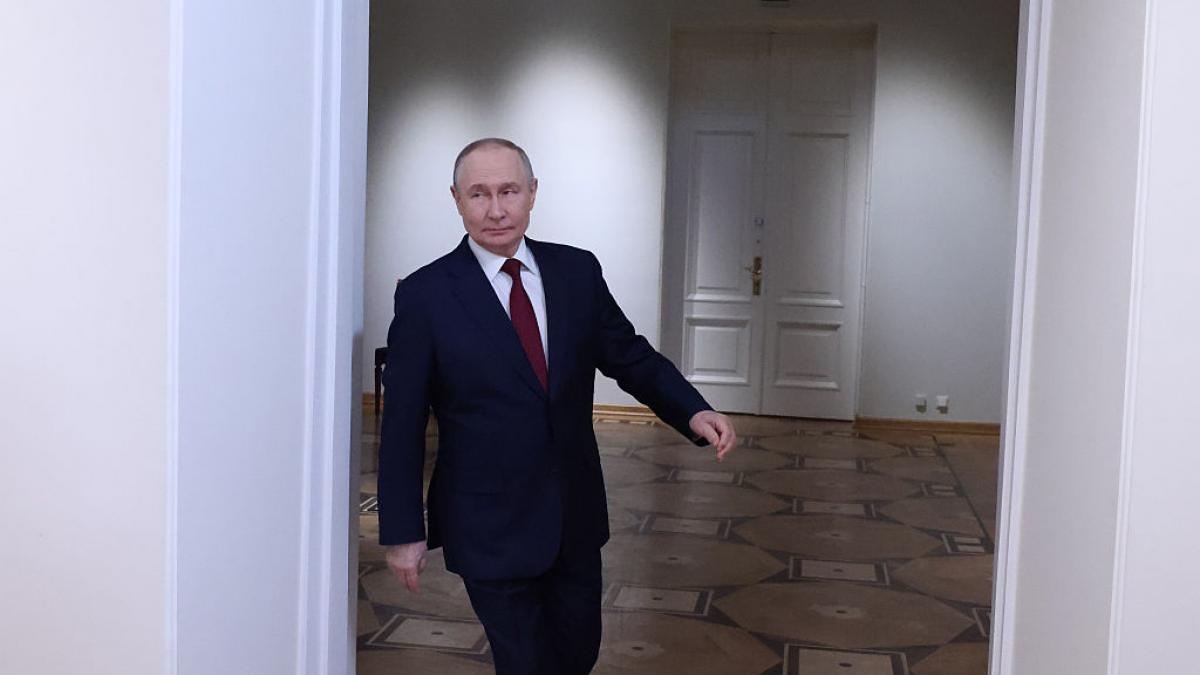 Putin takes refuge in bunkers in southern Russia and prohibits cell phones and internet to his cooks and bodyguards: the FSB intensifies controls due to fear of a drone attack