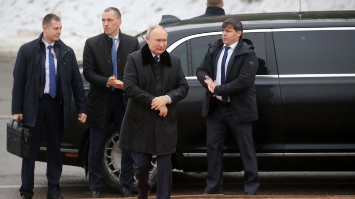 First mobile phones, now watches: the new prohibitions of the Russian FSO to approach Putin after the increase in attack threats