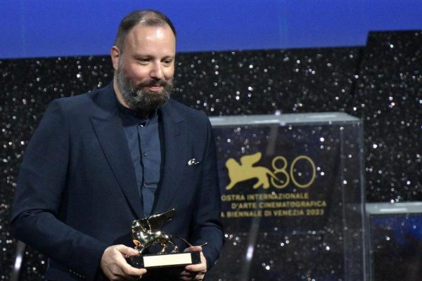 Yorgos Lanthimos, on the Palestinians: "I can't imagine where they get the strength to move forward"