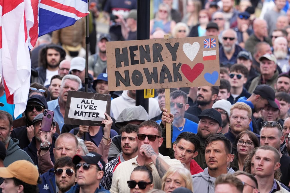 "I can't breathe": death of young man who was handcuffed in agony after false racist attack causes chaos in the United Kingdom