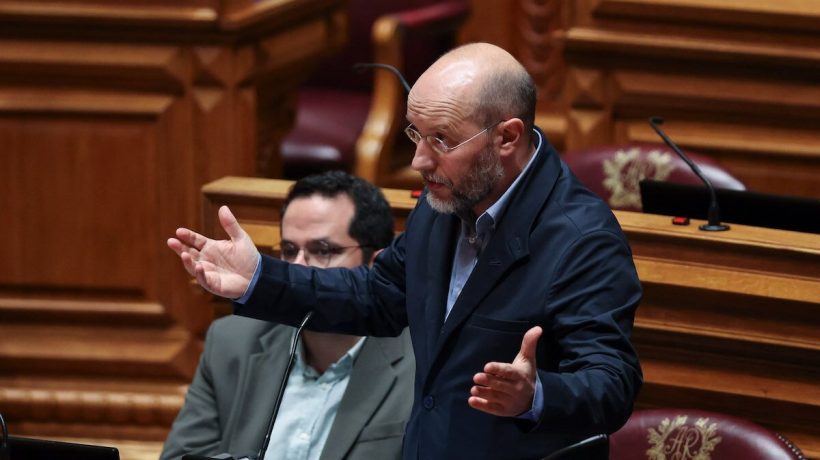 Rui Tavares under fire at Livre: “Nobody should be clinging to their seat”
