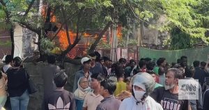 Images of a huge fire that has left dozens of people dead in a restaurant in India