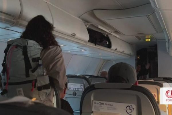00:34
                                        	
                                    
                                
                                
                            
                        
                    
                    	
                    	
                        "Can we get off the plane? There's a missile! The missiles come here"
                        
                    
                        18 min ago