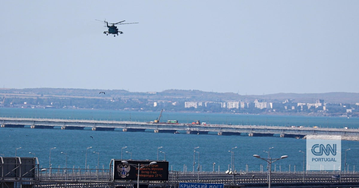 Ukraine hits Crimea: "It appears that there are no intact bridges left on the land access routes to the peninsula"