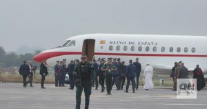 Technical problem on the plane forced the Pope to come up with an alternative solution