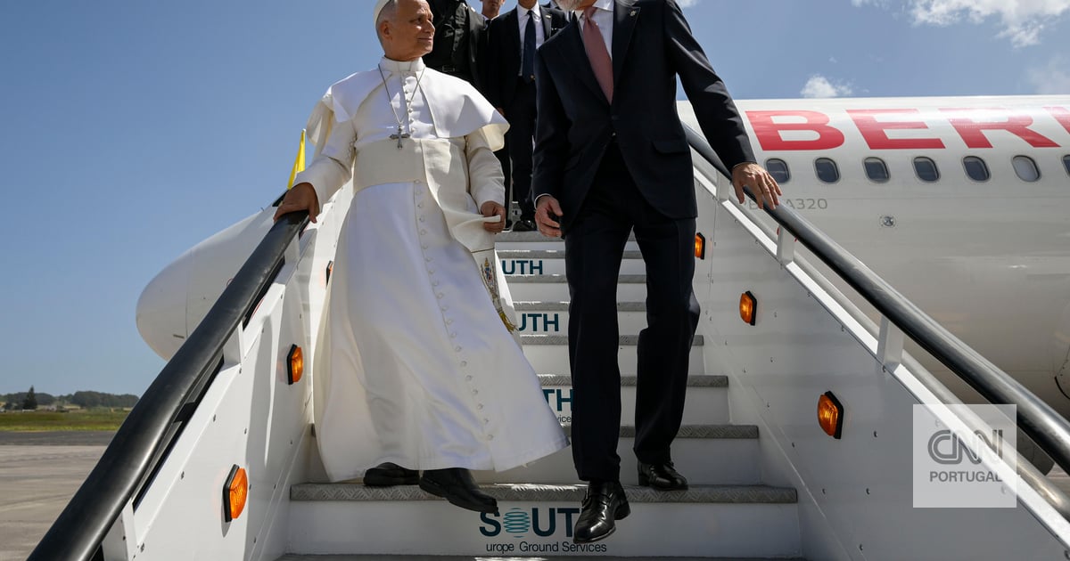 The Pope's plane was prevented from taking off. Then the King of Spain stepped in to help - and CNN was there