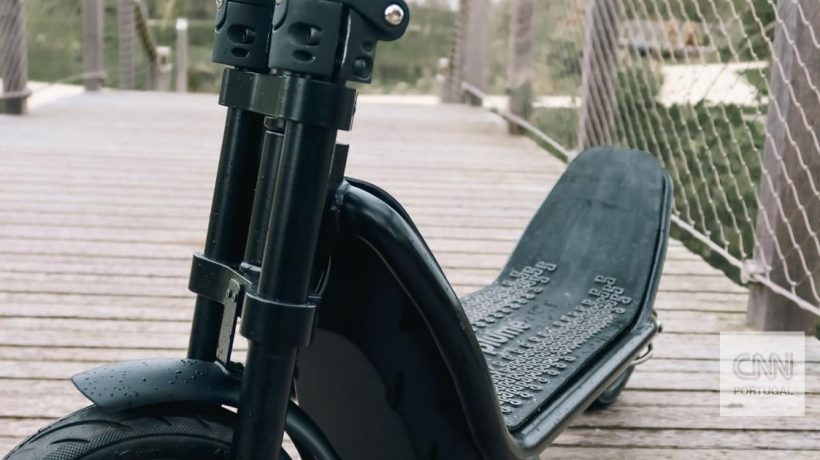 From now on, there is a minimum age to drive scooters in Spain