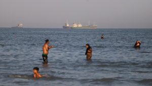 The US and Iran agree to stop the attacks and meet this week in Qatar after days on the verge of a greater escalation