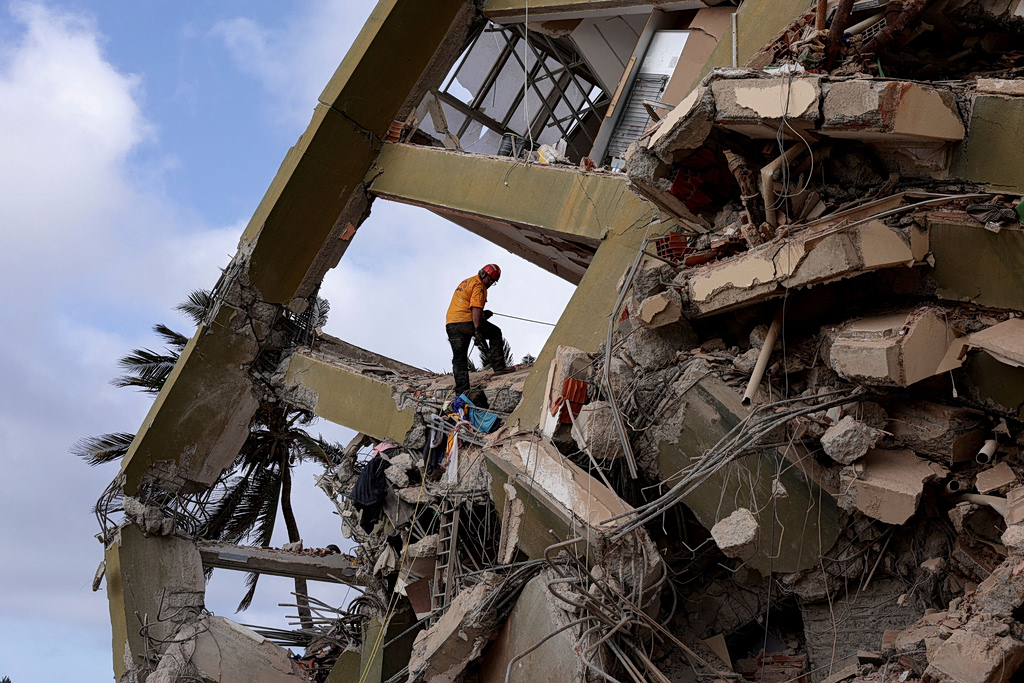Nightmare without end in Venezuela: Deportees from the US trapped in the ruins of a hotel