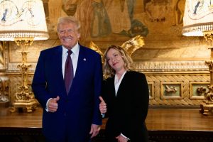 Trump: "Meloni begged me for a picture at the G7, I felt sorry for her"