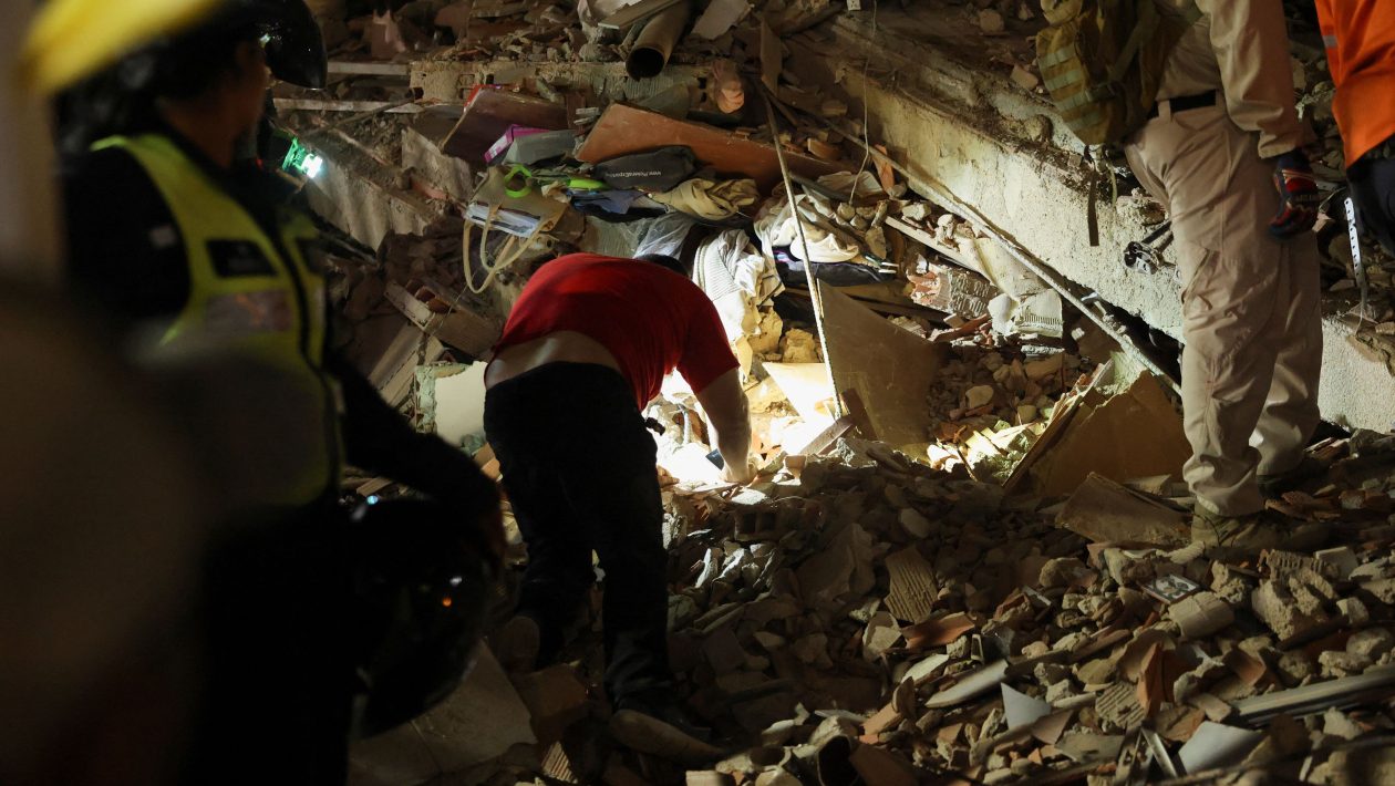 Venezuela Earthquake: Dramatic testimony of a Greek woman - The moment buildings collapsed next to her